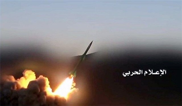 الجيش اليمني يستهدف معسكر الحرس السعودي في نجران بصاروخ “أوراغان”