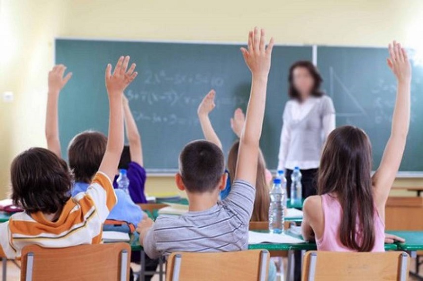 "التربية الإيطالية" تطرد معلمة طالبت بـ"قتل" أطفال المسلمين