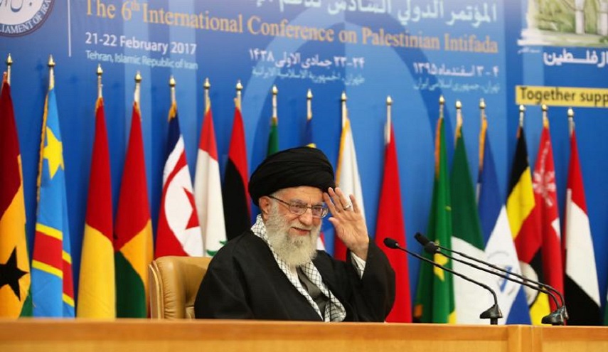 كاتب مصري: حقاً..الإمام الخامنئي هو امام وزعيم كل المسلمين السنة قبل الشيعة