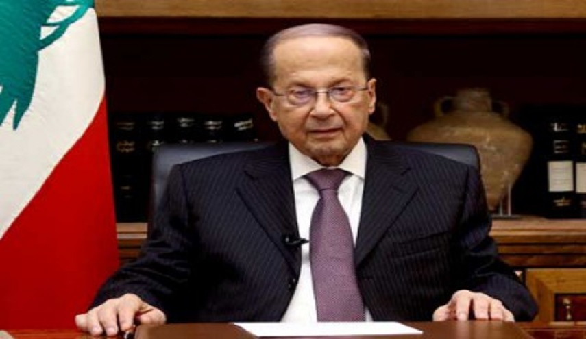 الرئيس اللبناني يعلق اجتماعات البرلمان لمدة شهر