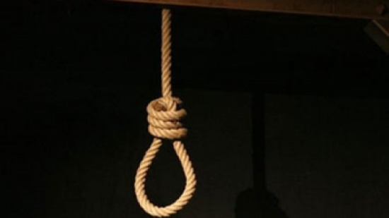 خطأ قاتل .. شنق نفسه على المسرح !