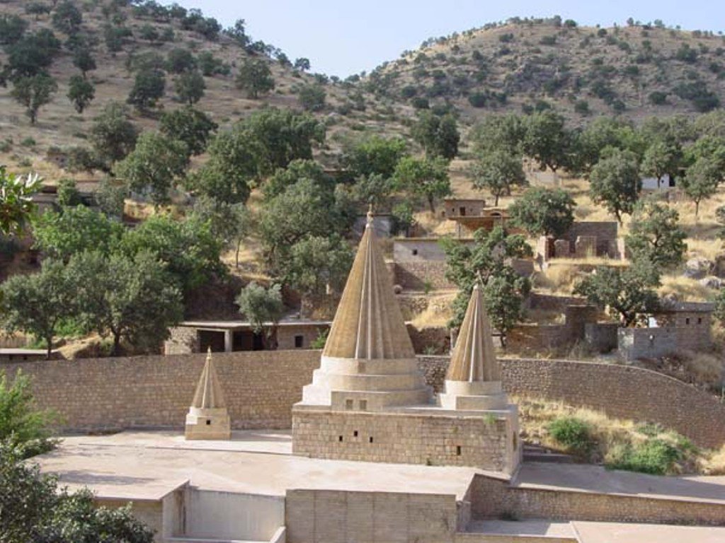  بالصور.. اعياد الايزيديين في رأس السنة في لالش