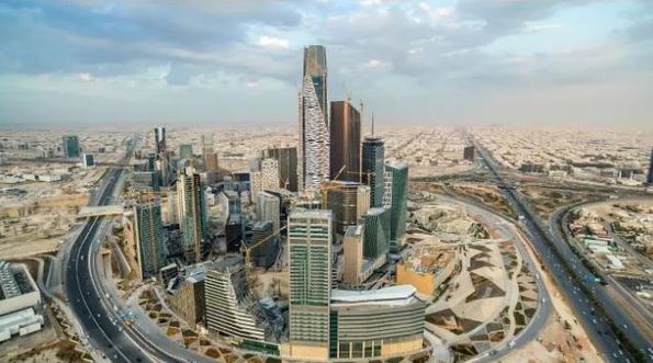 أب يطلق أغرب اسم على طفلته في السعودية !!