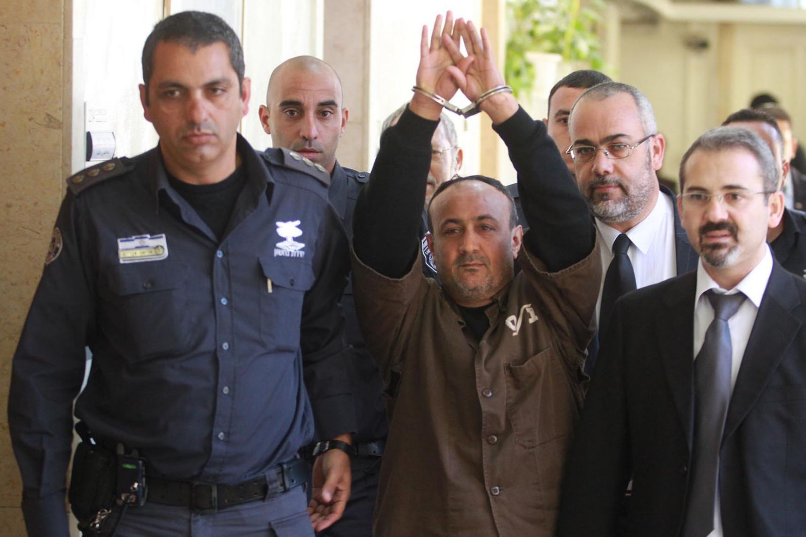 غضب فلسطيني على خلفية فيديو مفبرك من زنزانة الأسير البرغوثي