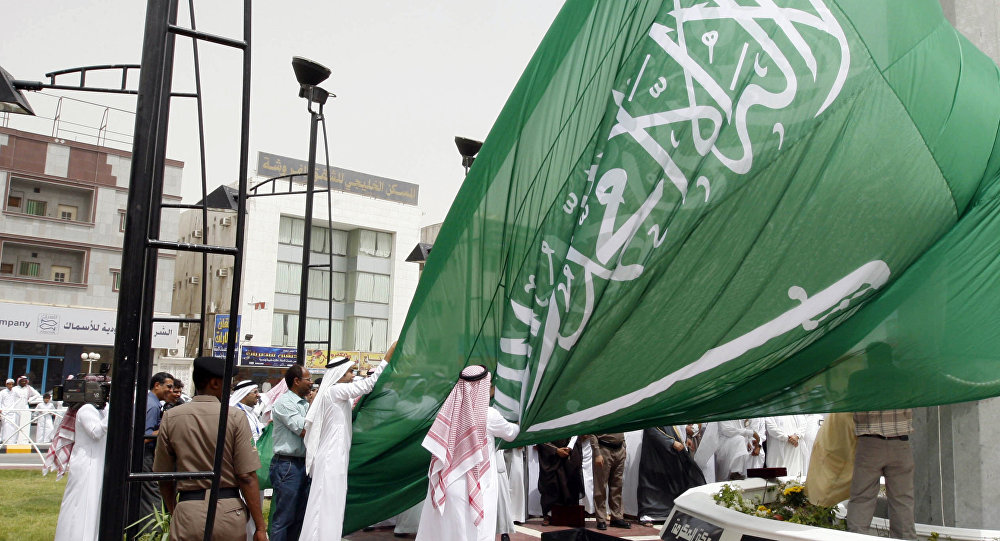 بالصورة .. هدية غريبة من معلم سعودي لطلابه تثير "جدلا" في المملكة