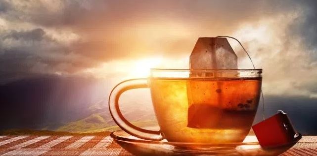 احذروا ترك اكياس الشاي في الفنجان اثناء شربه