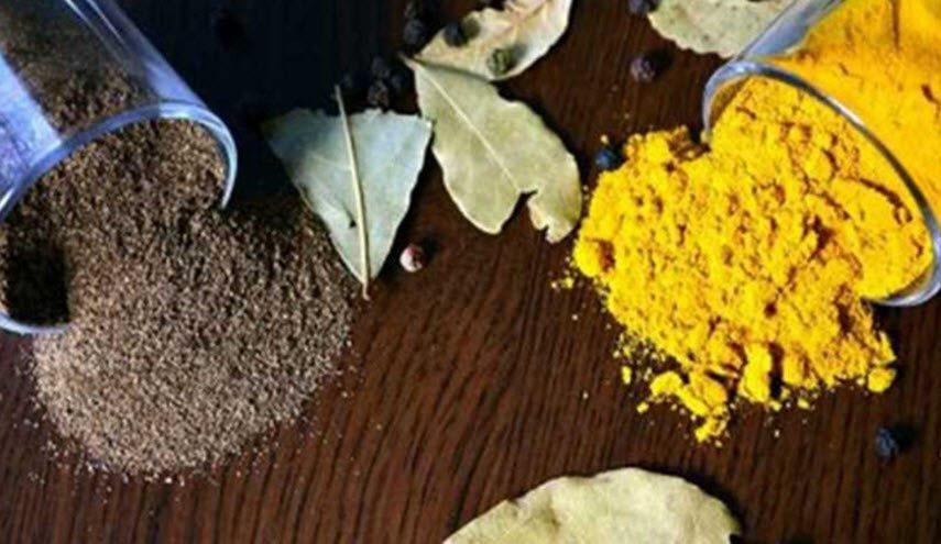 ماذا يحدث للجسم عند خلط الكركم مع الفلفل الأسود؟.. النتيجة تستحق التجربة