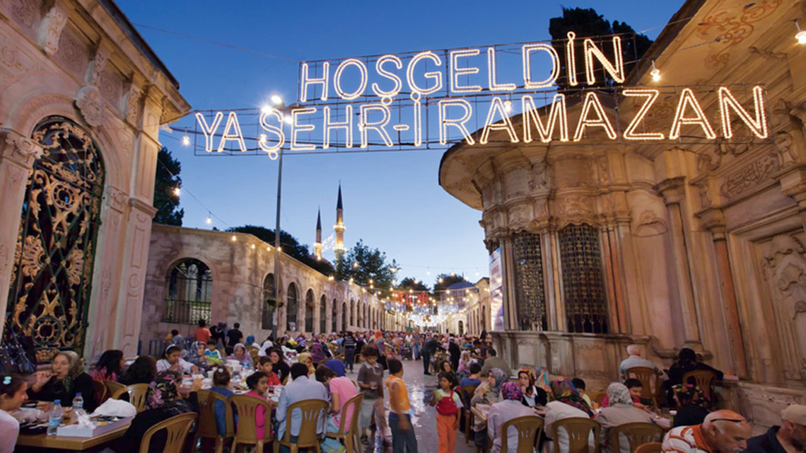 مظاهر الأحتفال بشهر رمضان في تركيا..