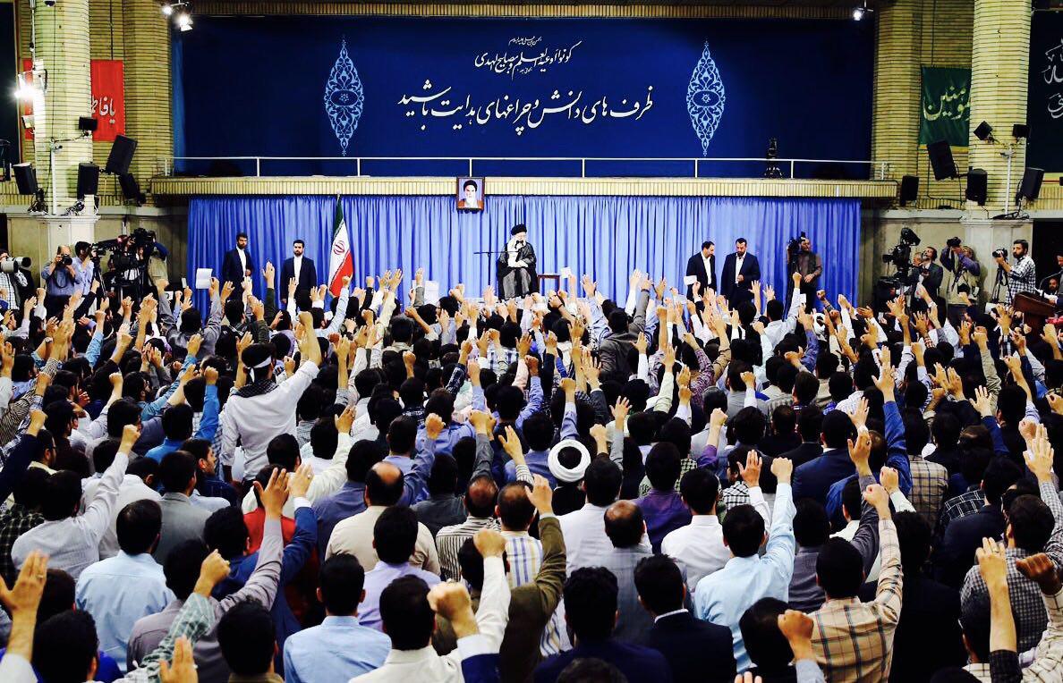 الإمام خامنئي: مثل هذه المفرقعات لن تقهر ارادة الشعب الايراني