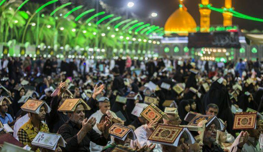 بالصّور: صحنُ العبّاس (ع) يحتضن المؤمنين المحيين مراسيم ليلة القدر