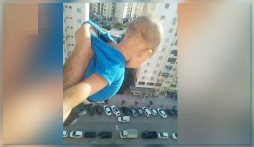 بالصورة... هذا ما فعله مواطن عربي بابنه من أجل 
