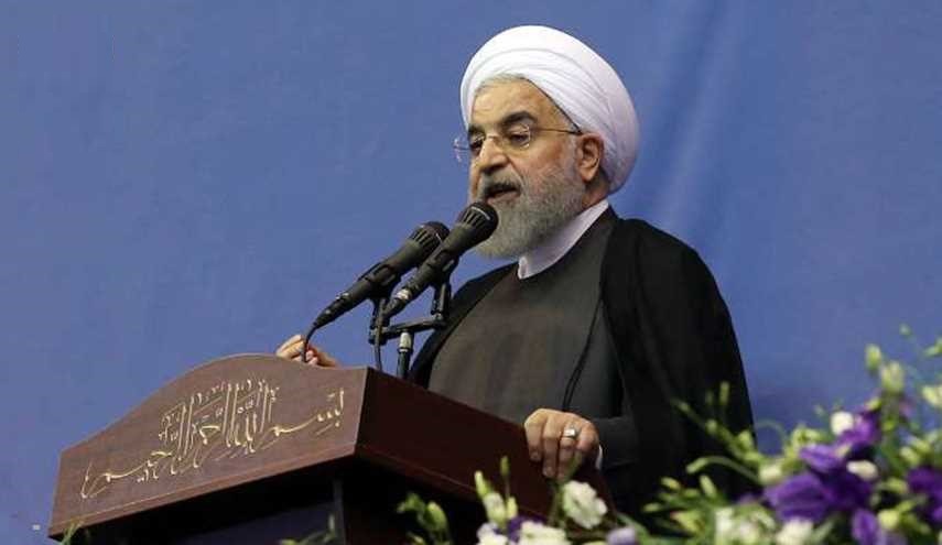 الرئيس روحاني: نجاحات ايران رهن بتضحيات الشهداء والمضحين
