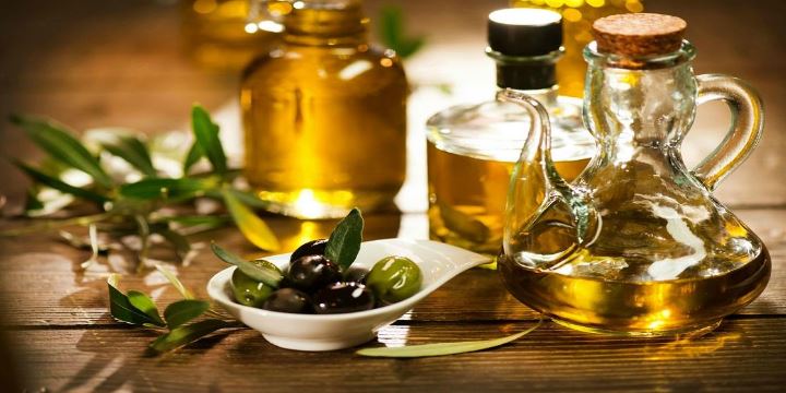 ضعوا قطرة من زيت الزيتون في أذنكم .. وشاهدوا ماذا سيحدث!