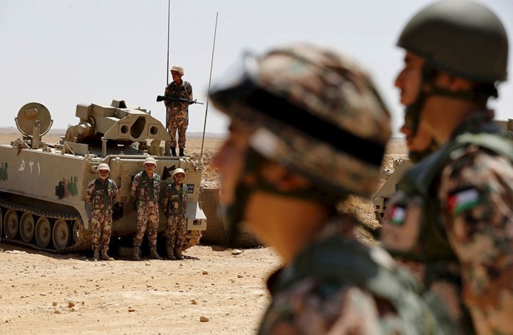 الغموض يزداد في “حادثة الجفر” .. شاب ملتح يظهر في أشرطة المراقبة!