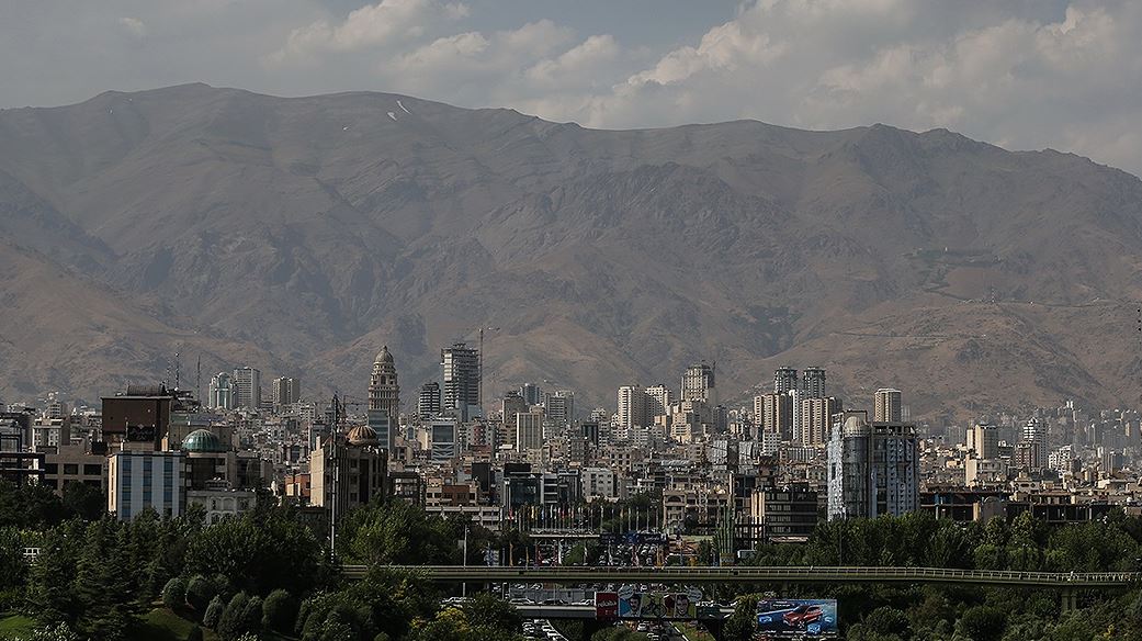 بالصور... كيف يواجه الايرانيون ارتفاع درجات الحرارة؟