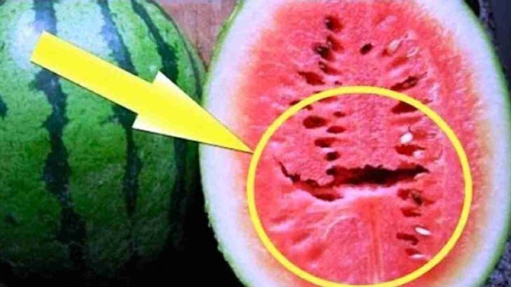 إلى ماذا يرمز التجويف في حبّة البطيخ؟
