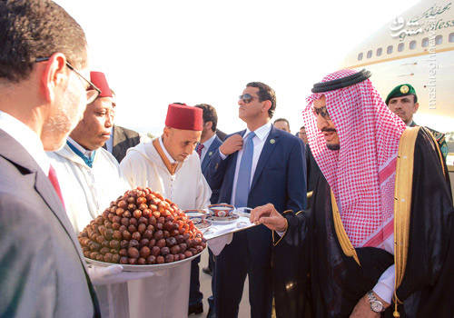 هديه شاه سعودي به زن مراكشي +عكس