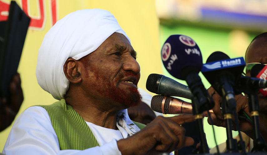 متهم بـ"التآمر" ضد السعودية.. الصادق المهدي يرد!