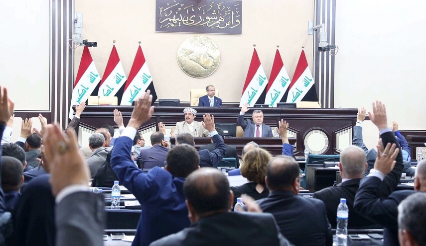 السفير الأمريكي في العراق يتلقى "انذارا" من البرلمان بعد ضرب الحشد