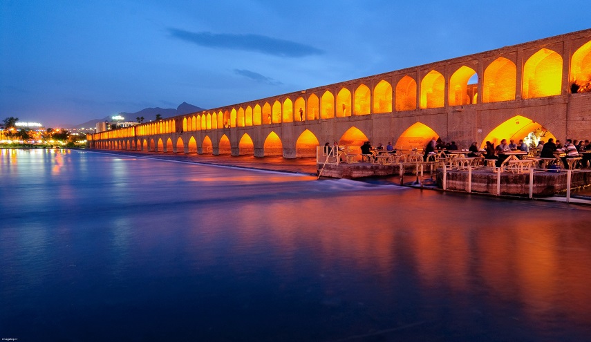 جسر خواجو في مدينة اصفهان 