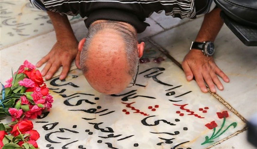 بالصور.. من هو الشهيد "أبو حيدر الفرنسي" الذي يدفن في مدينة قم المقدسة؟