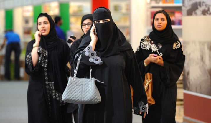 داعية سعودي يشعل الغضب: المرأة لها صلاحية وتنتهي !!