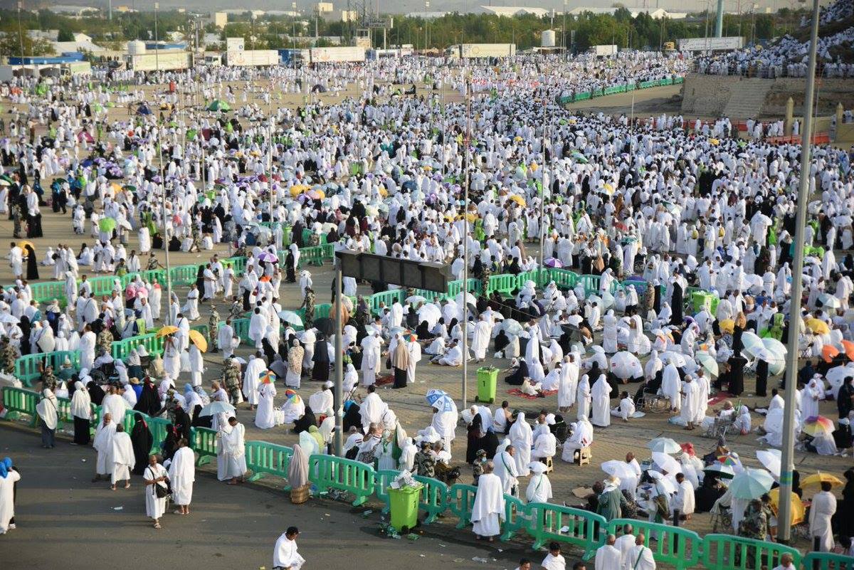 عربستان 20 هزار زائر را از رفتن به حج منع كرد