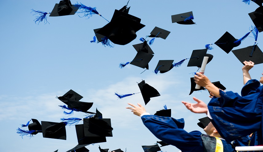 احصل على شهادة جامعية من دون تلقي دروس ولا رؤية مدرسين!