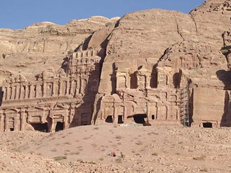 بالصور... مغائر شعيب حيث عاش كليم الله (ع)
