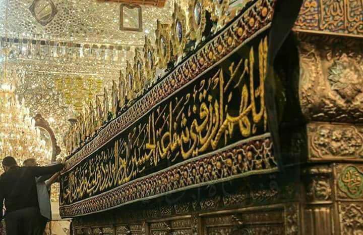 صور .. ضريح الامامين الجوادين يتشح ببردة السواد ايذانا بحلول شهر محرم الحرام