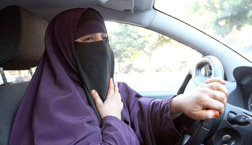 "هيئة علماء السعودية" تغير موقفها 180 درجة من "تحريم قيادة المرأة للسيارة"