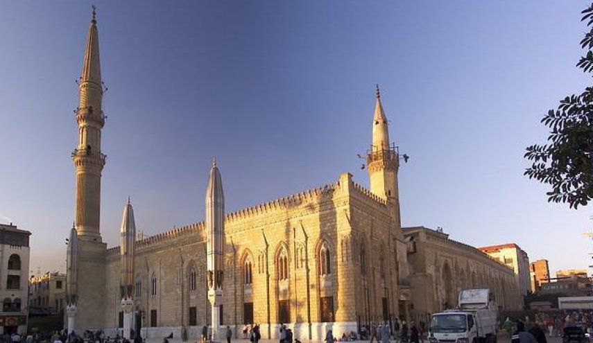 دولت مصر درهاي مسجد امام حسين (ع) را در قاهره به روي شيعيان بست