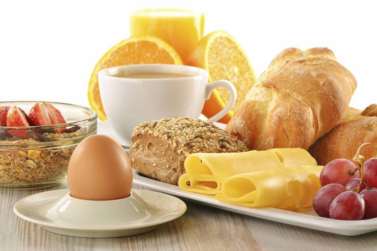 لهذه الاسباب لا تتجاهل وجبة الافطار 