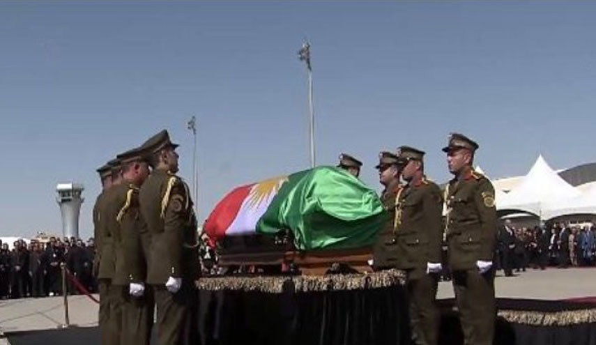 نائب عن دولة القانون يرد بقوة على "لف جثمان طالباني بالعلم الكردي"