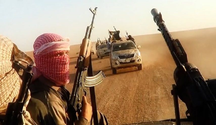 "داعش" يبدأ بنقل عناصر ومعداته من القائم الى صحراء الأنبار