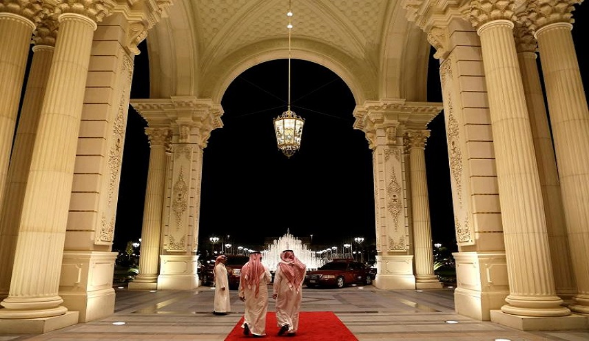أثرياء السعودية يتسارعون في نقل أموالهم سريا خشية مصادرتها 