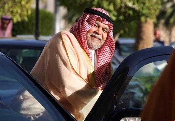 واخيراً.. بندر بن سلطان "مدمر العراق وسوريا" تطاله دراما التصفيات ويتعرض للتعذيب