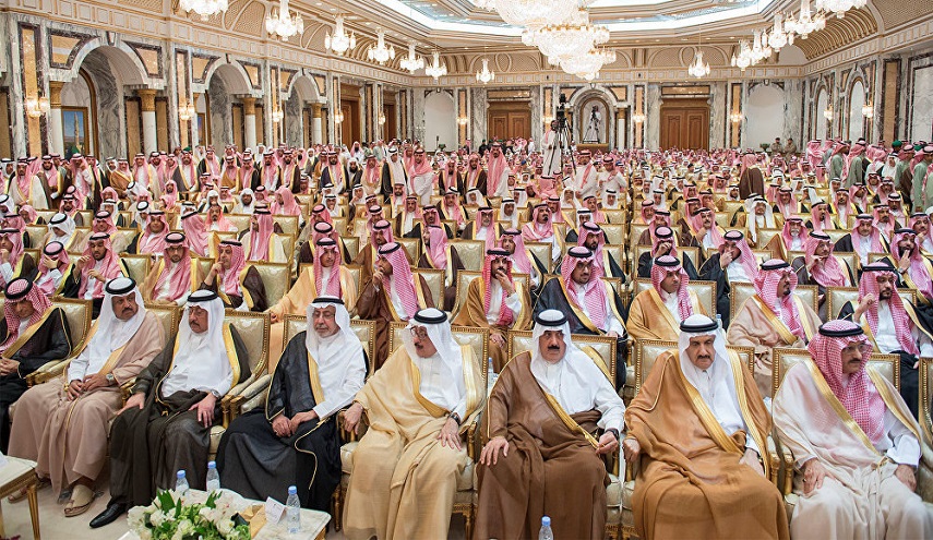 معركة أمراء آل سعود... فخار يكسّر بعضه