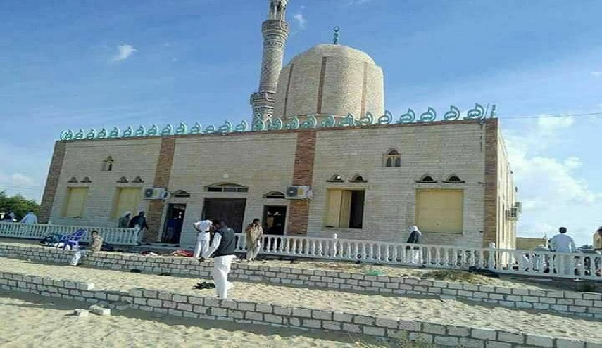 صورة مؤلمة.. من تفجير مسجد الروضة بالعريش المصرية