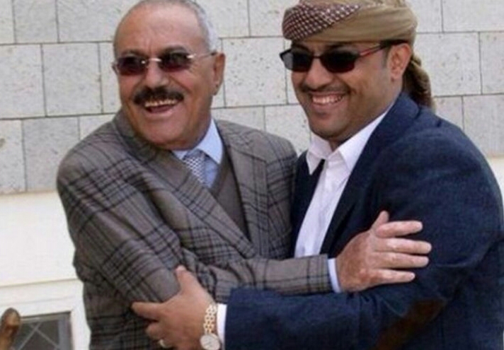 بالصور.. هل قتل العواضي مع صالح أم سلم نفسه؟ 
