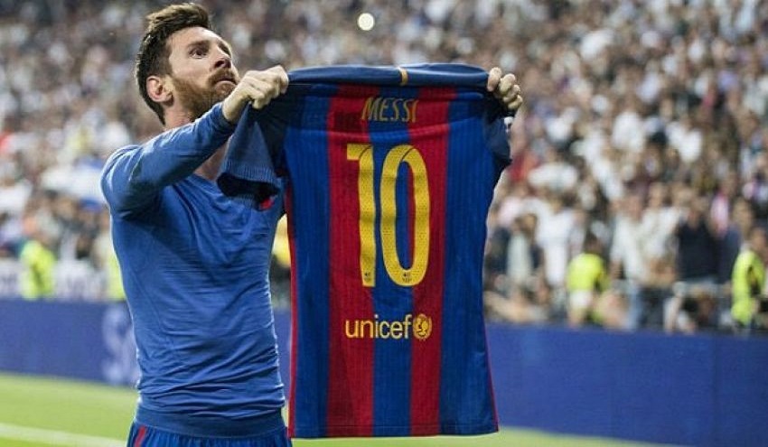 عرض "خرافي" من مانشستر سيتي وراء رضوخ برشلونة لشروط ميسي