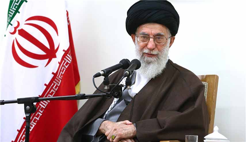الإمام الخامنئي لقيادات المجلس الاعلى: اعرفوا كثيرا قدر السيد السيستاني واستمعوا لنصائحه