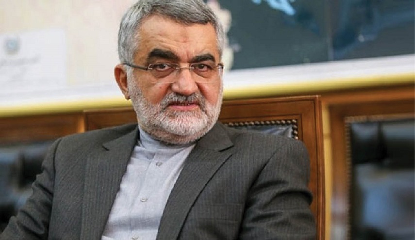 إيران تعرب عن أملها بالغاء التأشيرات مع العراق