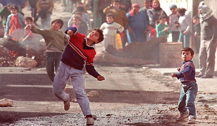"أطفال الحجارة" تحرك قلم نزار قباني..