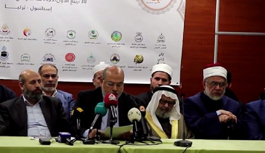 300 عالم إسلامي: التطبيع مع "إسرائيل" حرام شرعاً 