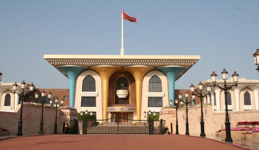 سلطنة عمان تعلن موقفها بشأن إطلاق اليمن صاروخا باتجاه الرياض؟