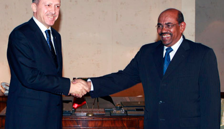 أردوغان أول رئيس تركي يزور السودان