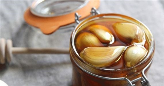 خواص معجزه گر مخلوط عسل،سير و سركۀ سيب