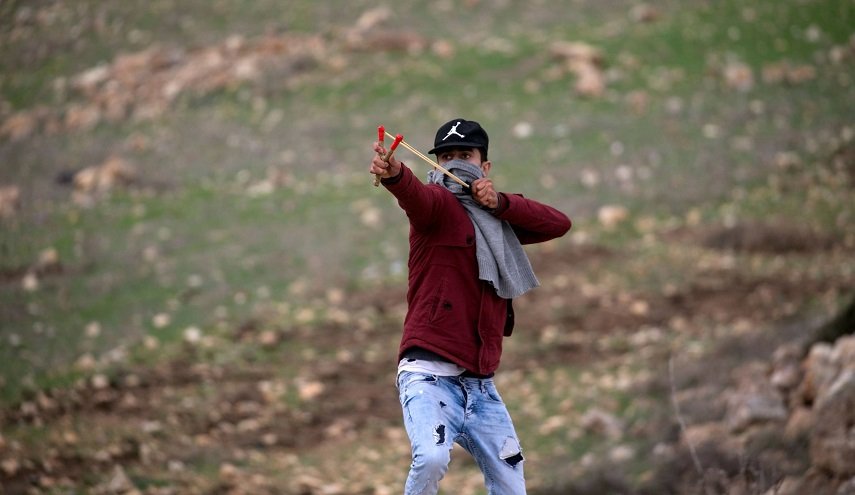 الاحتلال يقتحم الضفة، ومواجهات عنيفة مع الفلسطينيين
