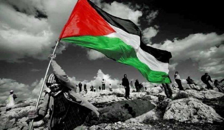 مجنون من يعتقد أن الأوطان تباع وتشترى! 